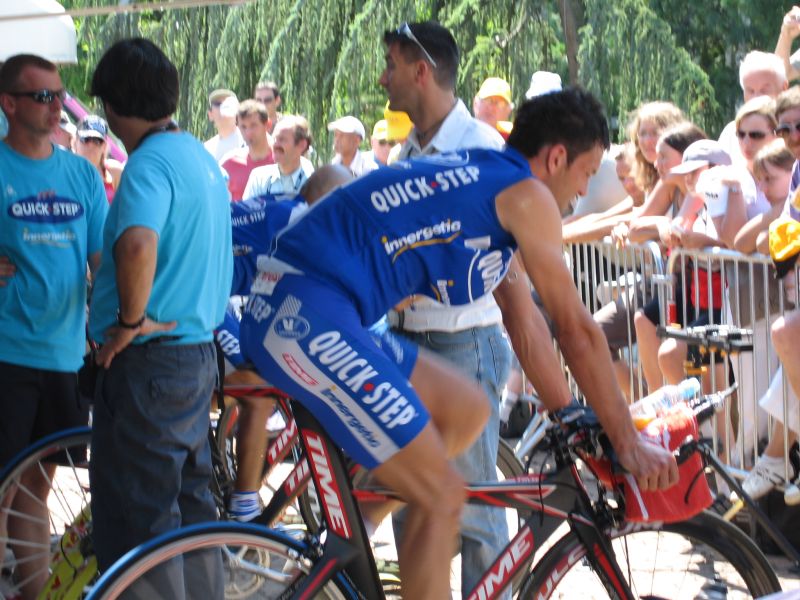gal/Les_coureurs_au_depart_a_Strasbourg/Tour de France 2006 100.jpg